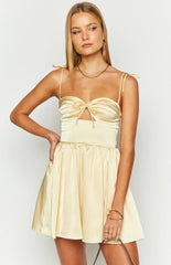Sommer-Yellow-Mini-Dress